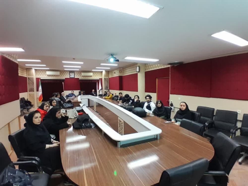 نشست صمیمانه هیأت رییسه دانشکده و مدیران گروه با دانشجویان نو ورود تحصیلات تکمیلی